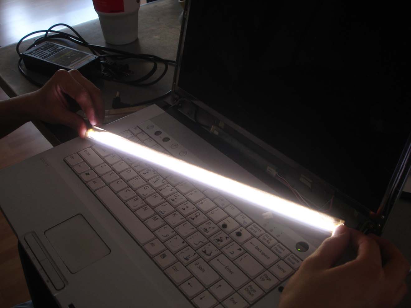 Замена и ремонт подсветки экрана ноутбука в Адлере